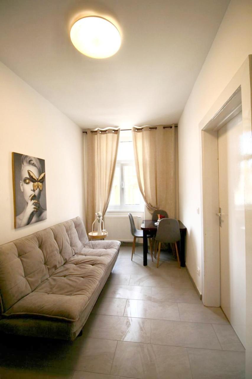 Family Apartment Mz27 Wenen Buitenkant foto